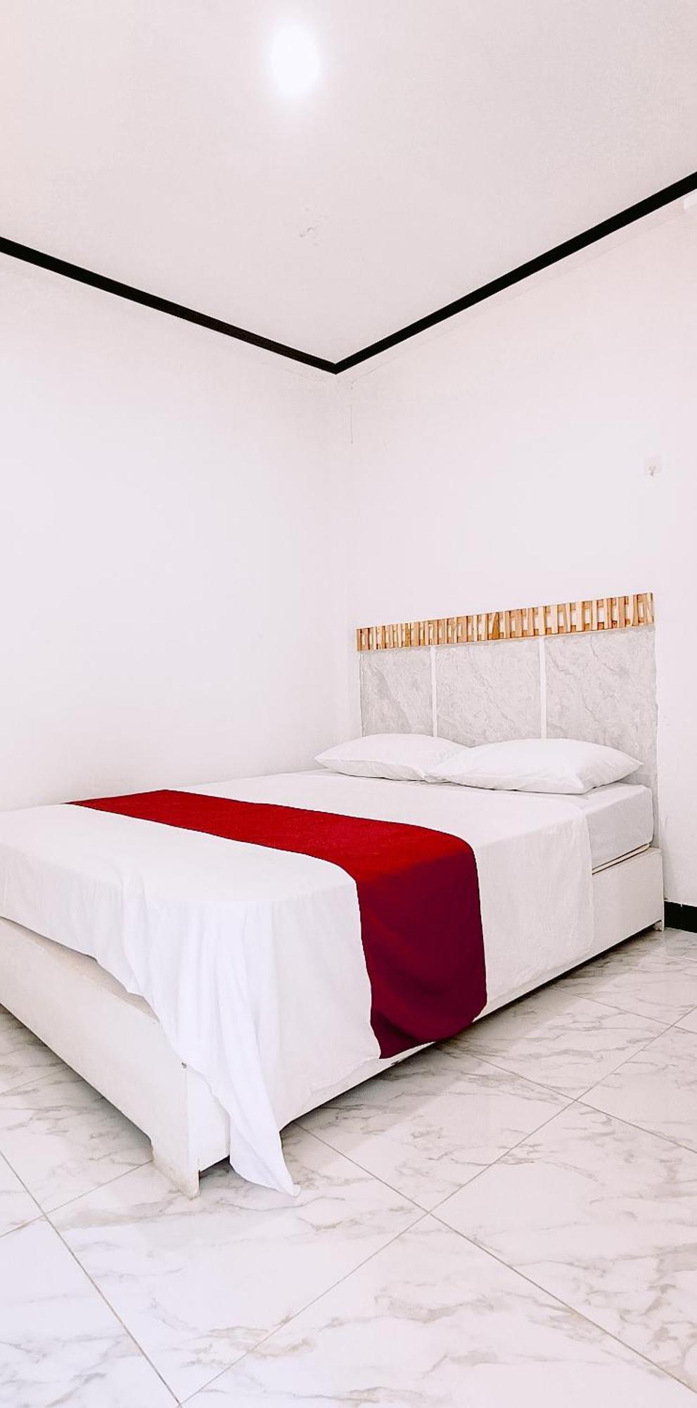 Getrudis Guesthouse 纳闽巴霍 外观 照片